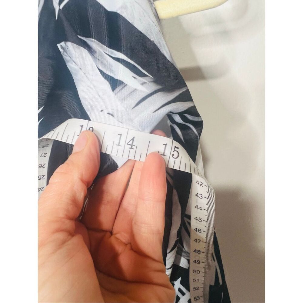 L *Space Sunlit Swim Top Black White Tropical Palm Leaves Cutout Shoulder Longsl - Picture 6 of 8
